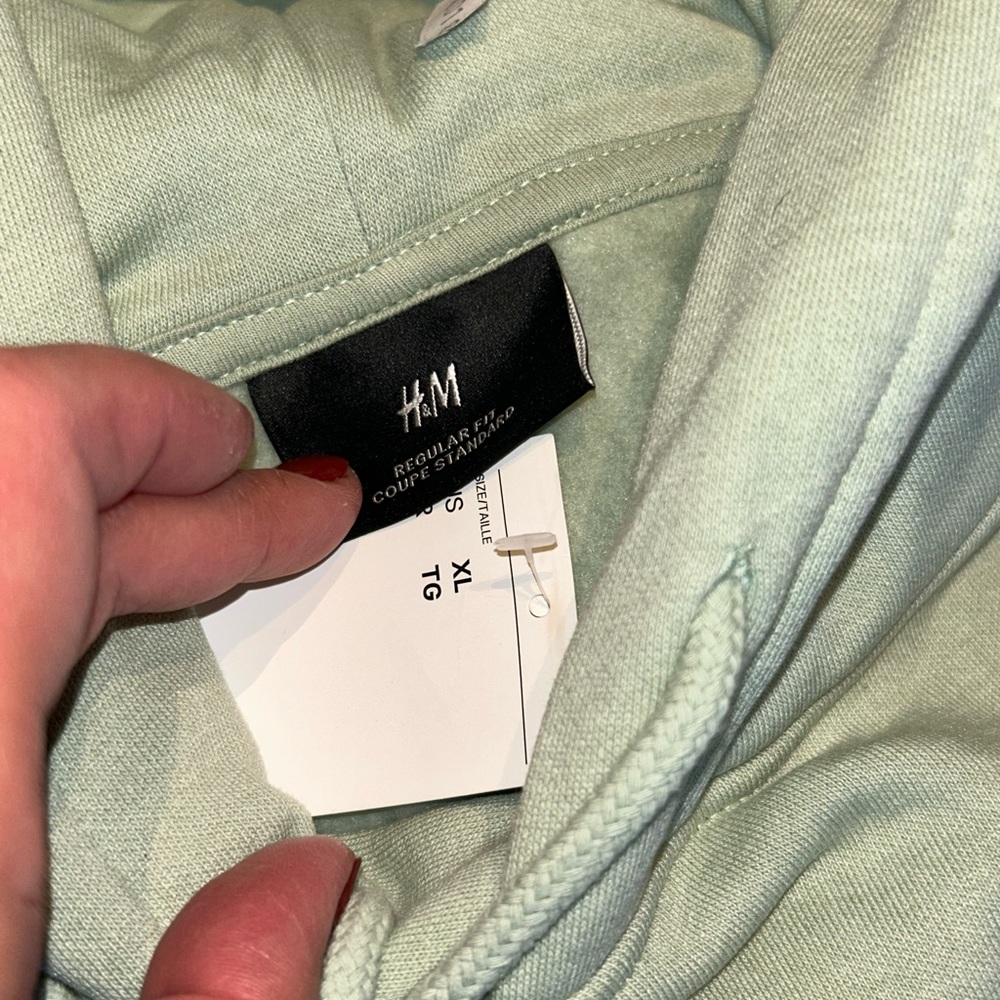 Sweatshirt